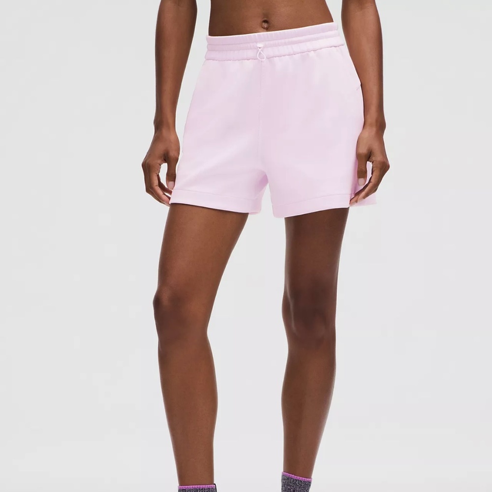 Lululemon soft stream HR short 4”